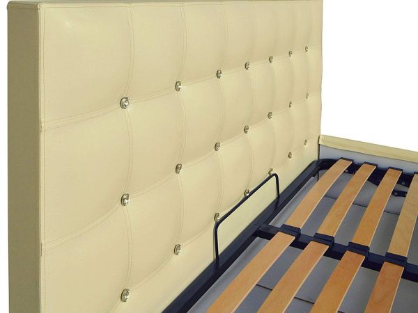 Ліжко з м'яким узголів'ям Честер Річман