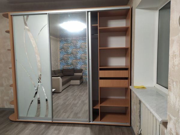 Шафа-купе тридверна ШК-600 Ceasar